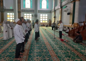 Bupati Saipul Mbuinga Pengukuhkan Pengurus Takmirul Masjid Agung Baiturahim Pohuwato