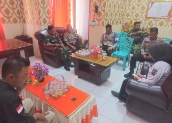 Pemerintah Kecamatan dan Polsek Paguat Melaksanakan Rapat Menyelesaikan Polemik Pertambangan Dengilo